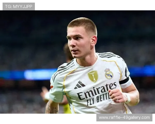 足球场上最帅的黑球星是谁他的风采与魅力征服了全球球迷